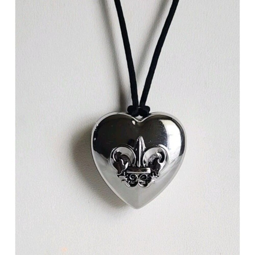 Avon Outspoken By Fergie Solid Perfume Fleur De Lis Heart Pendant Cord Necklace